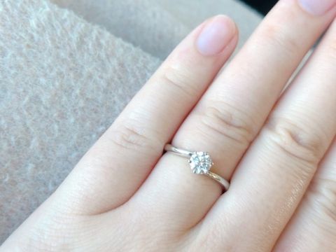 【BRILLIANCE+(ブリリアンスプラス)の口コミ】 ウェーブタイプの婚約指輪がいいと決めていたので迷わず決めました。メレ…