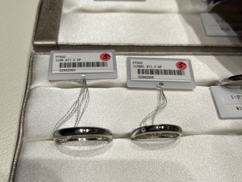 【アイプリモ(I-PRIMO)の口コミ】 シンプルなデザインです。ダイヤモンドもキラッと光るので、普段使いにち…