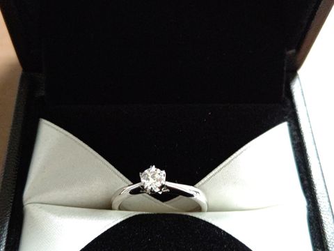 【エクセルコダイヤモンド(EXELCO DIAMOND)の口コミ】 永久保証のところ、ダイヤを自分達でえらべるところがいいと思いました。…