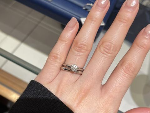 【アイプリモ(I-PRIMO)の口コミ】 婚約指輪はサプライズで別ブランドのものをもらっていたので、記念日など…