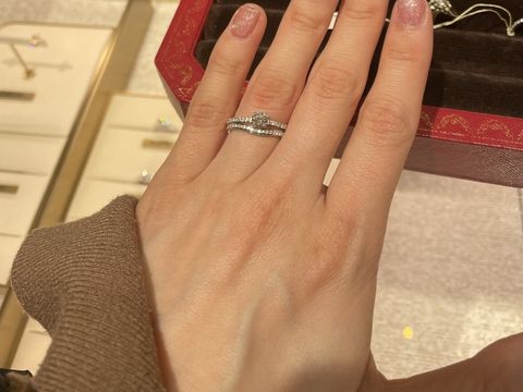 【カルティエ(Cartier)の口コミ】 エタンセルはエタニティタイプなのでとても華やかで煌びやかで素敵です。…
