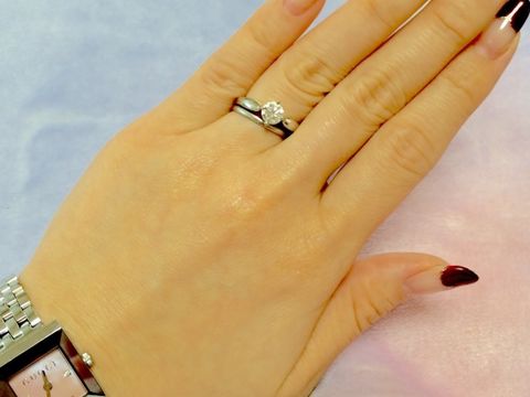 【ブルガリ(BVLGARI)の口コミ】 一見オーソドックスな形に見えますが、普通のデザインよりもリングが太く…