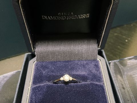 【銀座ダイヤモンドシライシの口コミ】 シンプルなデザインかつ、ダイヤモンドの輝きがとても綺麗に見えました。…