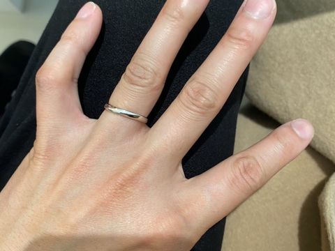 【4℃ BRIDAL(ヨンドシーブライダル)の口コミ】 男性の指輪であったため、女性のデザインに合わせたモデルにしました。私…