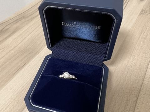 【銀座ダイヤモンドシライシの口コミ】 海外ブランドも検討しましたが、同じ予算で比較した際に石の大きさが全然…