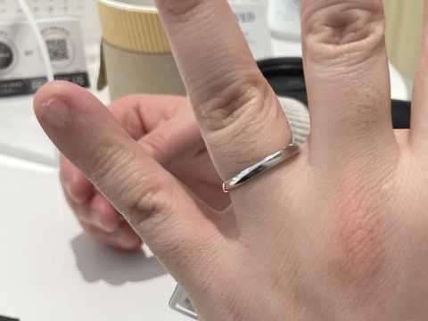 【4℃ BRIDAL(ヨンドシーブライダル)の口コミ】 試着して感動する美しさでした。なんとなくシンプルストレートで探してい…