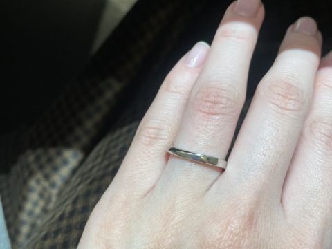 【俄(にわか)の口コミ】 シンプルですが少しエッジの効いたデザインに惹かれました。当初はダイヤ…