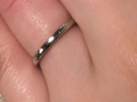 【カルティエ(Cartier)の口コミ】 ダイヤなしで、シンプルですが、デザインが格段に洗練されていて良かった…