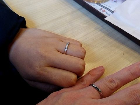 【銀座ダイヤモンドシライシの口コミ】 婚約指輪の際に寄らせていただいた店です。ダイヤモンドに対するこだわり…