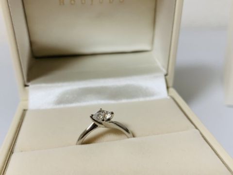 【宝寿堂(ほうじゅどう)の口コミ】 プラチナ950で、石はトリプルエクセレントでした。
石は大きいのが欲しか…