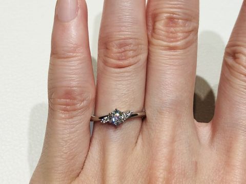 【アイプリモ(I-PRIMO)の口コミ】 比較的新しい人気のデザインだと伺いました。ウェーブ系を敬遠していた自…