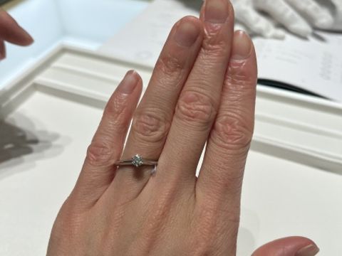 【ティファニー(Tiffany & Co.)の口コミ】 ザ！というまるで絵本に出てくるような指輪で、まさに！と思いました。テ…