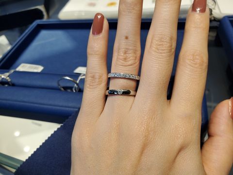 【銀座ダイヤモンドシライシの口コミ】 指輪のデザインはシンプルから華やかなものまで色々ありました。
やっぱり…