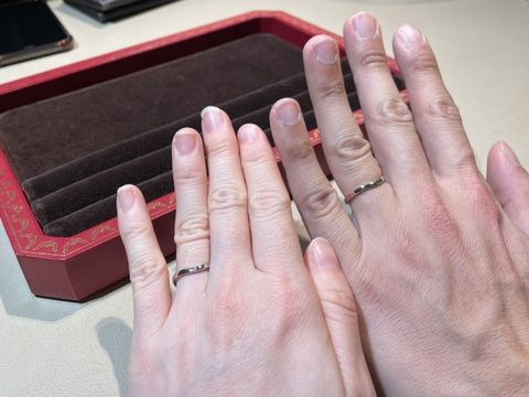 【カルティエ(Cartier)の口コミ】 ストレートで探していましたが、バレリーナカーブが美しく、指が綺麗に見…