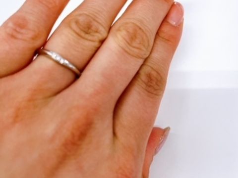 【ラザール ダイヤモンド(LAZARE DIAMOND)の口コミ】 まず、ダイヤが高品質であることが第一でした。長年付けるものなので、数…