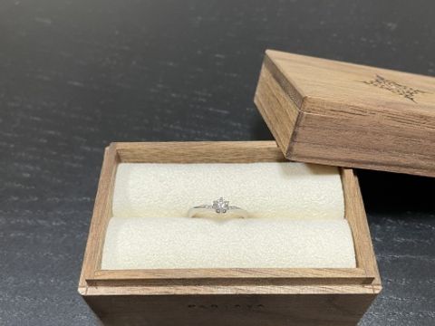 【PORTADA(ポルターダ)の口コミ】 サイトで見て1番気になっていて試着してみると自分の指にもしっくりきまし…