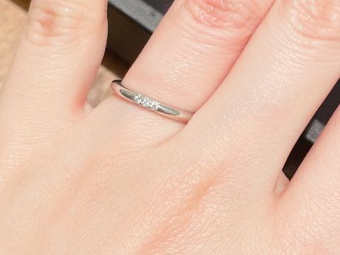 【ティファニー(Tiffany & Co.)の口コミ】 デザインがとてもシンプルで、着けやすいと感じました。やはり一生つけて…