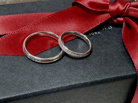 【ラザール ダイヤモンド(LAZARE DIAMOND)の口コミ】 デザインが第1、つけ心地が第2、価格が第3！
デザインが可愛くてつけ心地…