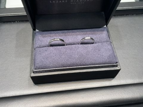 【ラザール ダイヤモンド(LAZARE DIAMOND)の口コミ】 長く着けるものなのでシンプルででも少しダイヤが入っているデザインを探…