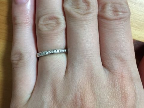 【ティファニー(Tiffany & Co.)の口コミ】 昔からティファニーの結婚指輪にずっと憧れていました。
プラチナのハーフ…