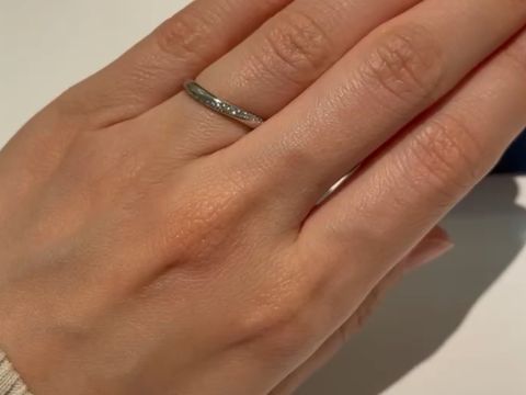 【4℃ BRIDAL(ヨンドシーブライダル)の口コミ】 結婚指輪には少し控えめなものを希望していました。初めはダイヤなしも考…