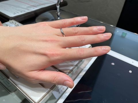 【アイプリモ(I-PRIMO)の口コミ】 デザインが可愛くて選びました。他店でも似たデザインを試着しましたが、…