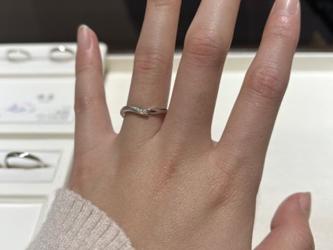 【俄(にわか)の口コミ】 指輪のデザインが桜をイメージされている女性の方は桜の花びら、男性の方…