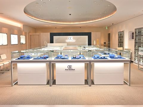Over Excellent(オーバーエクセレント)大丸梅田店