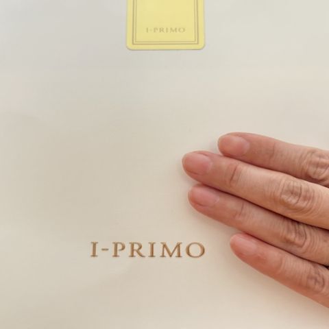 【アイプリモ(I-PRIMO)の口コミ】 結婚25周年の指輪を探していました。
店舗の内装や雰囲気が素敵で、商品が…