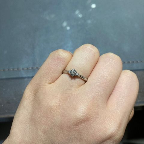 【俄(にわか)の口コミ】 HPで見たときから、真正面からのデザインも横から見たデザインも可愛くて…