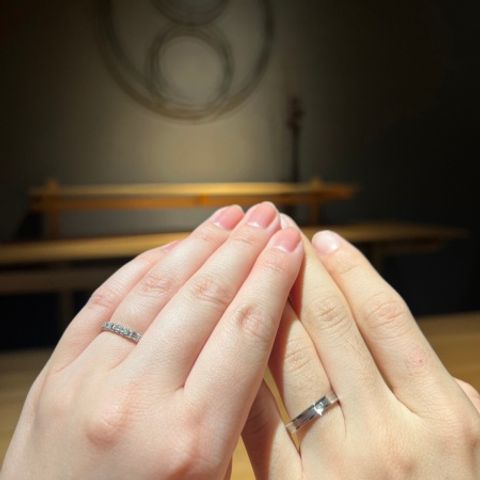 【TOMOE(トモエ)の口コミ】 「柾目」という結婚指輪なのですが、
「まっすぐに重ねていく 信頼の軌…