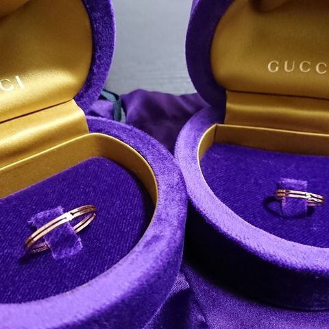 【グッチ(GUCCI)の口コミ】 シンプルだけど、変わったデザインが欲しくて、こちらの指輪に決めました…