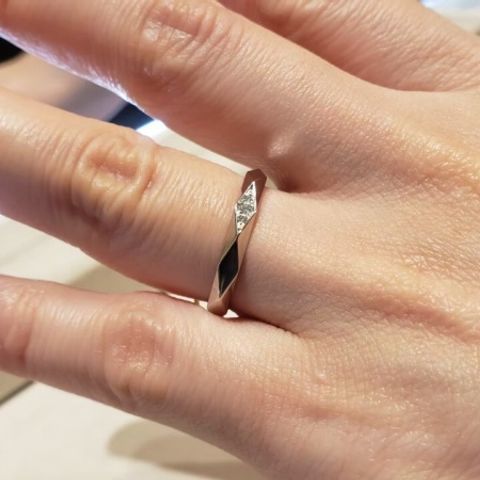 【ブシュロン(BOUCHERON)の口コミ】 もともとBOUCHERONさんの指輪をホームページで見ていて、一目惚れでした。…