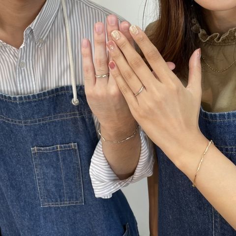 【JEWELRY STUDIO Advance(ジュエリースタジオアドバンス)の口コミ】 新色が入っており、2人ともに肌馴染みのいいブラウンゴールドを選びました…