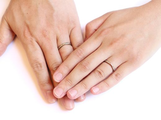 側面に思いを込めたリング