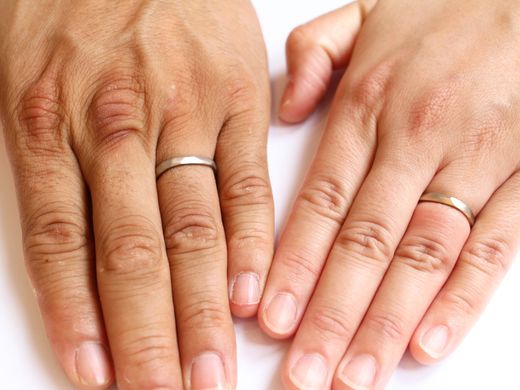 お揃いの中に個性も加えたリング