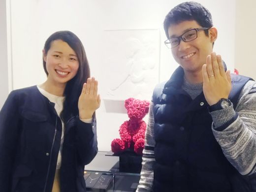 シンプルなデザインかつ、二人のデザインがどことなく似ている物を選びました_218