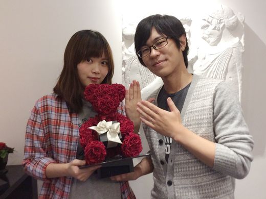 シンプルで落ち着いてるデザインにダイヤモンドがキラキラしているところが気に入りました_458