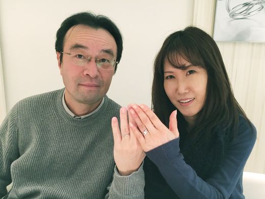４月生まれですのでダイヤモンドの入ったマリッジリングを選びました_641
