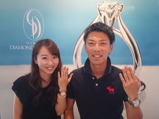 シンプルなつくりでダイヤモンドが目立ち、そしてそのダイヤモンドが光り輝いているところが気に入っています_436