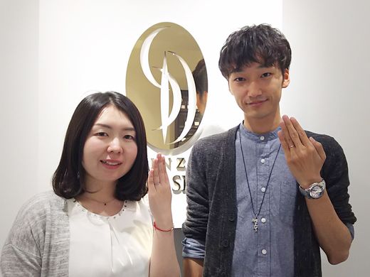 結婚指輪のデザインがシンプルでステキ！指とのなじみ方、一体感がすごく良かったです！_235