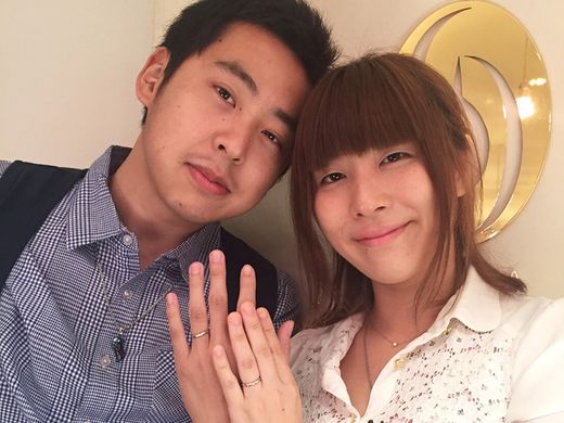 ２人の大好きな”鳥”をモチーフにオリジナルの刻印を入れ、 世界でも他に無い結婚指輪にできました_383