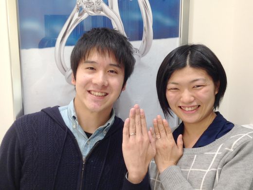 気になるリングの試しづけを納得するまでさせてくれました_ 528