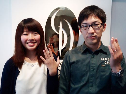 結婚指輪の幅が細く、きゃしゃなデザインだったのが決め手となりました_80