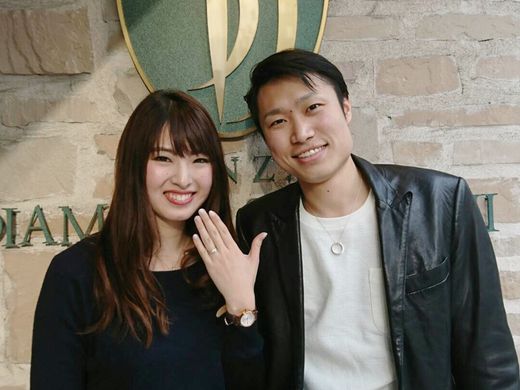 彼に世界で1つの最高のリングをもらえて幸せです_711