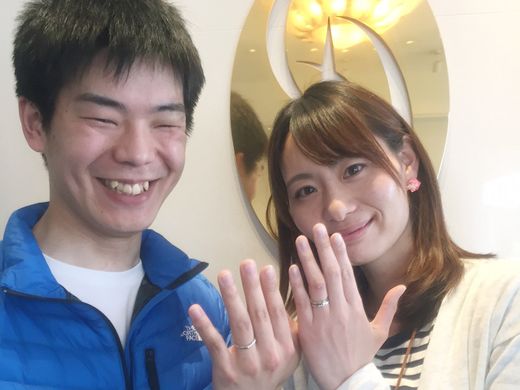 ダイヤモンドとリングの間にハートマークがとても印象的で気に入りました_200