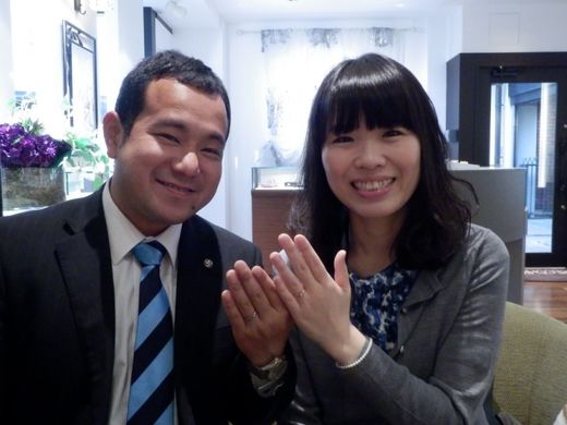 【オレッキオ 横浜元町店】エメラルドカットのダイヤを見て決めました。