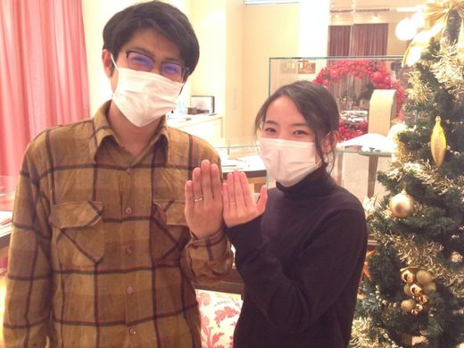 シンプルなデザインでありつつ、とても上品な指輪でした