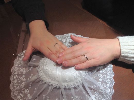 ダイヤモンドの粒が細かく上品さが際立っていたことも決め手