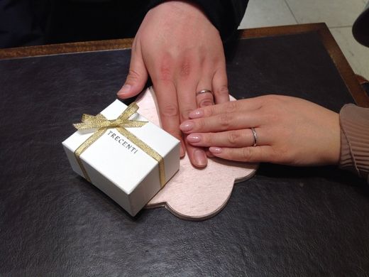 ダイヤ、誕生石にもとても満足です。